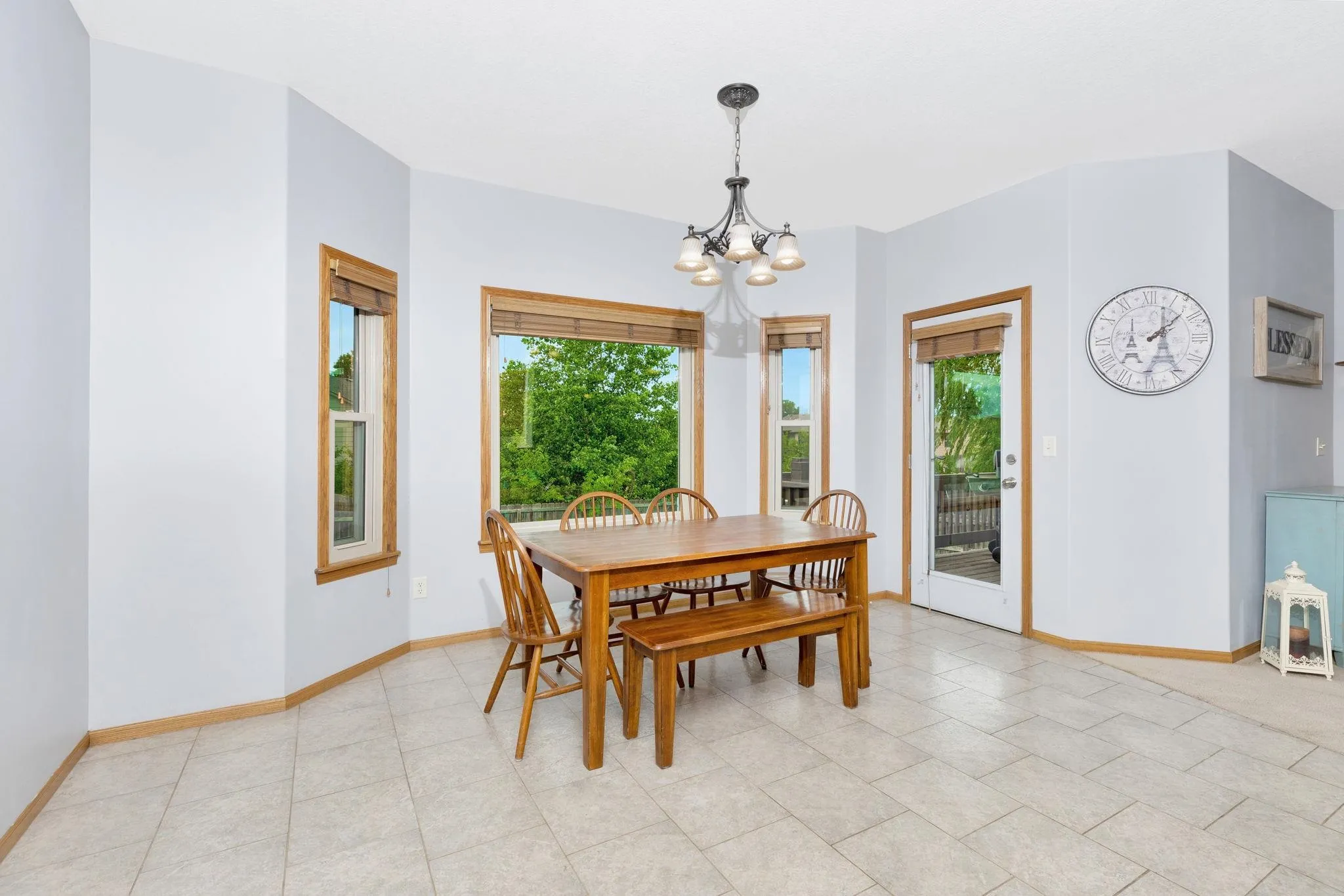 Wichita, Kansas 67205, United States, 5 Bedrooms Bedrooms, ,3 BathroomsBathrooms,Residential,Pending,141943