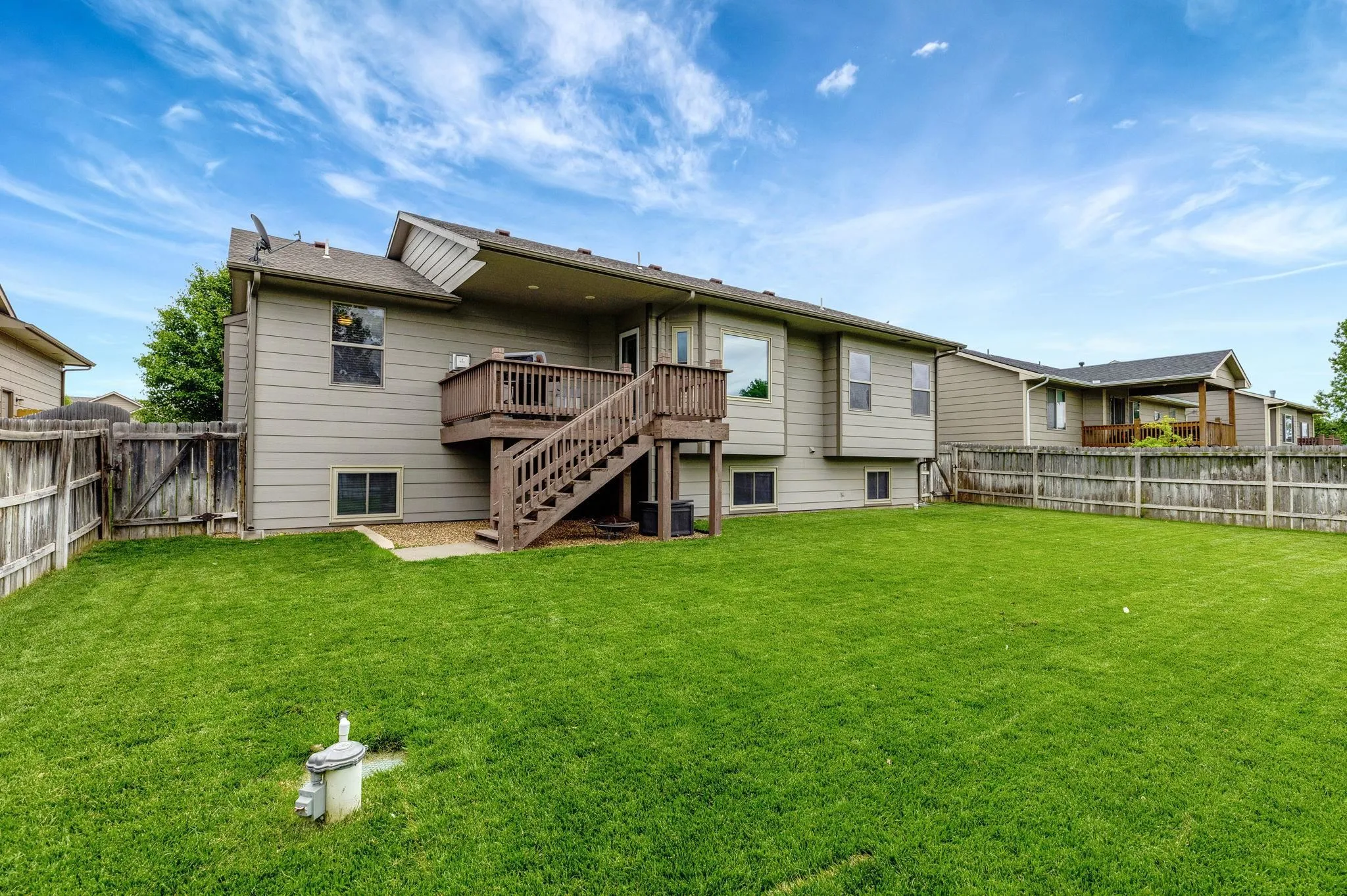 Wichita, Kansas 67205, United States, 5 Bedrooms Bedrooms, ,3 BathroomsBathrooms,Residential,Pending,141943