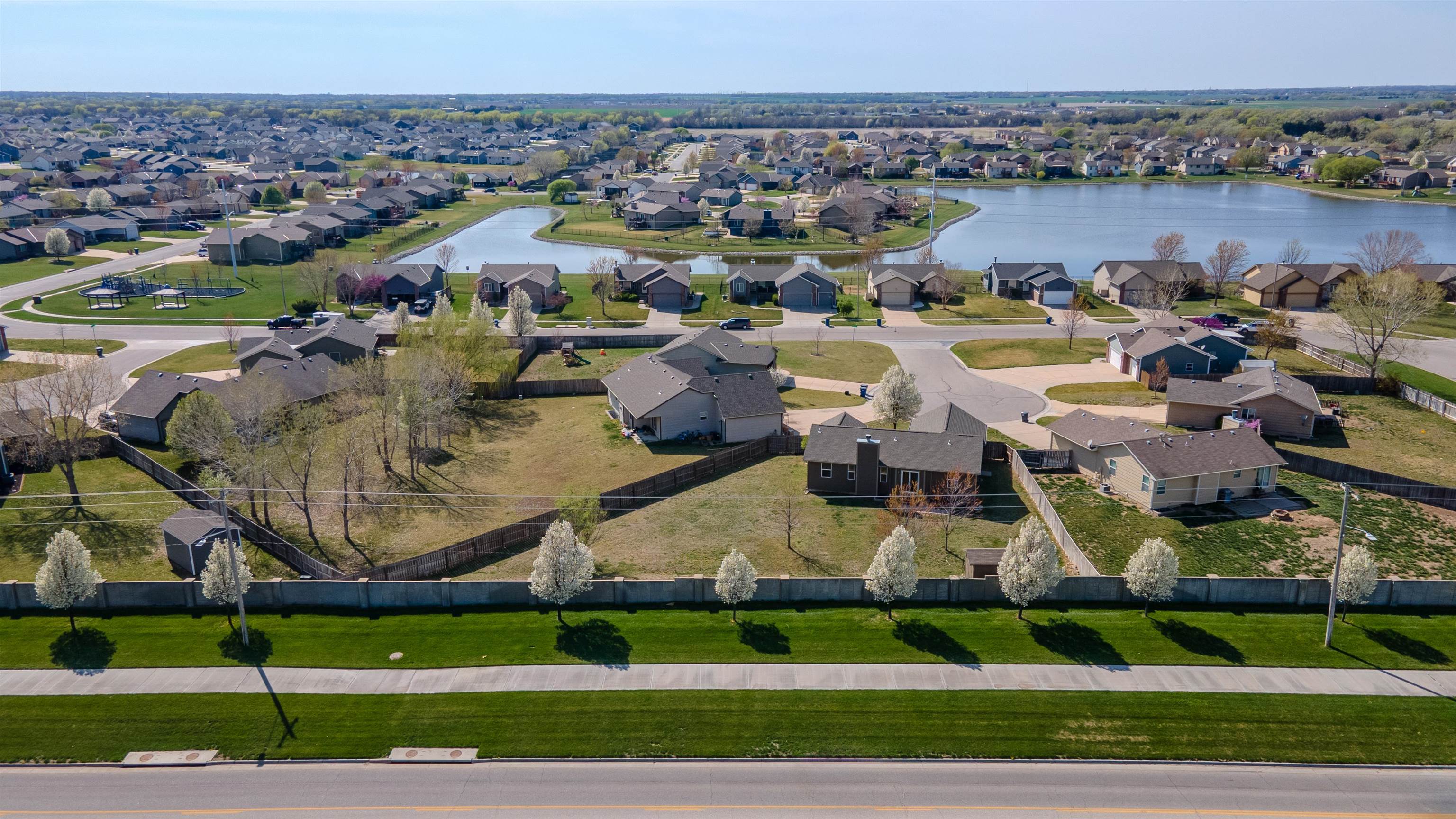 1822 N Nickelton Ct, Wichita, Kansas image 35