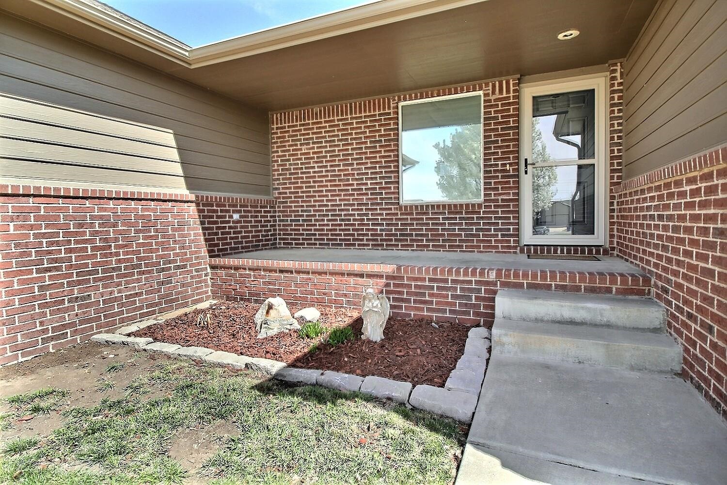 1822 N Nickelton Ct, Wichita, Kansas image 3