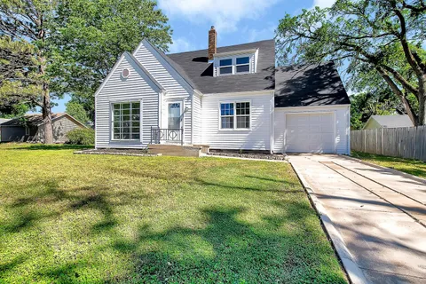 114 E 3rd Ave, Buhler, KS MLS: 655480