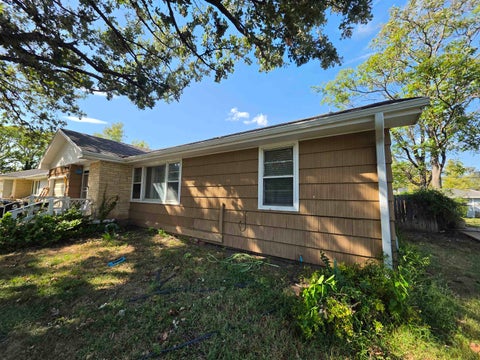 Homes For Sale - 825 E Kirwin Ave<br/> Salina, KS 67401