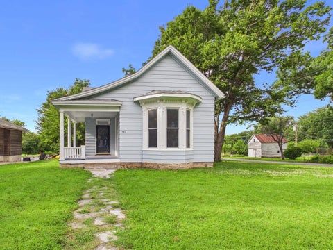 Homes For Sale - 722 W Harvey Ave<br/> Wellington, KS 67152