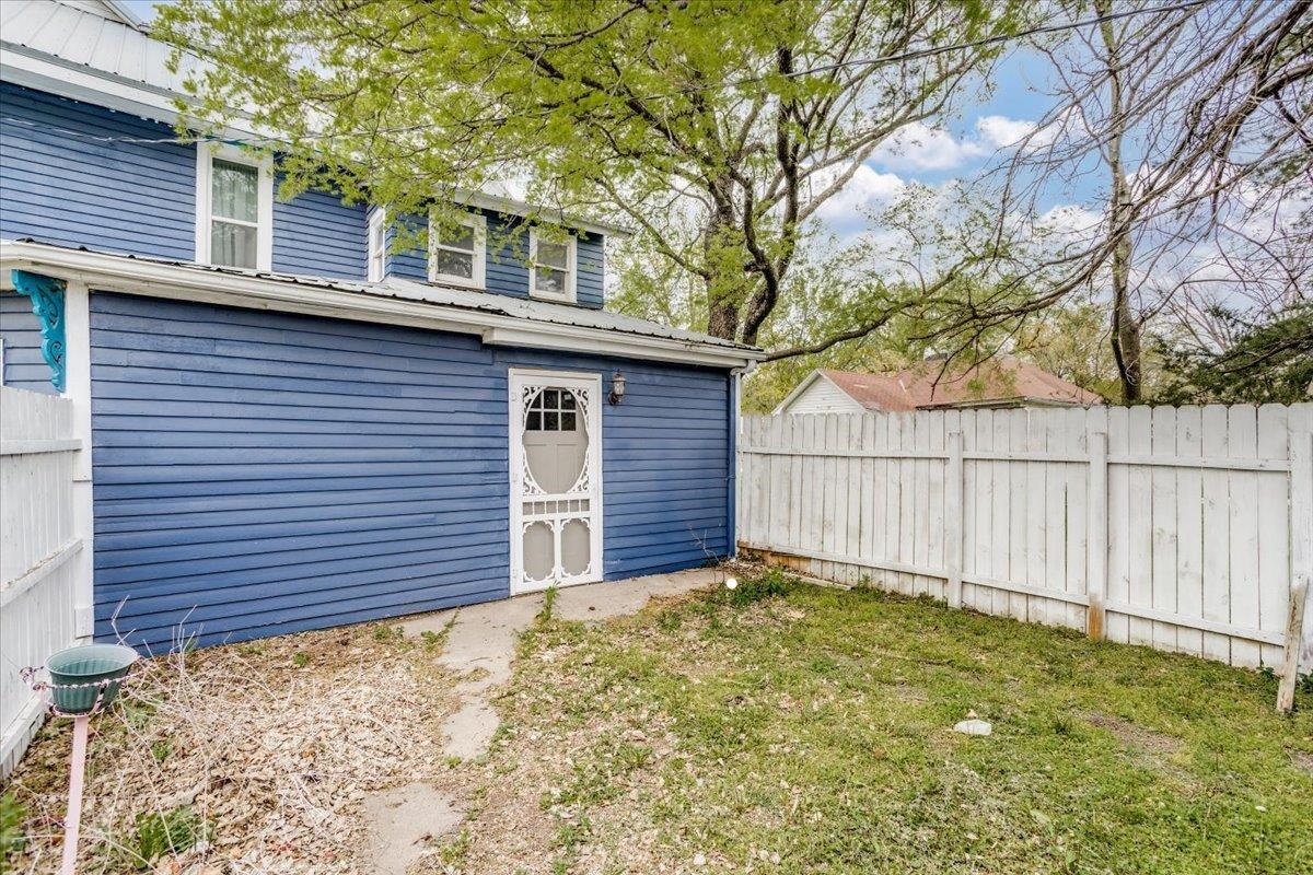 1004 E Lawrence St, Marion, Kansas image 31