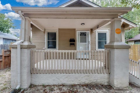 Homes For Sale - 444 N Edwards Ave<br/> Wichita, KS 67203