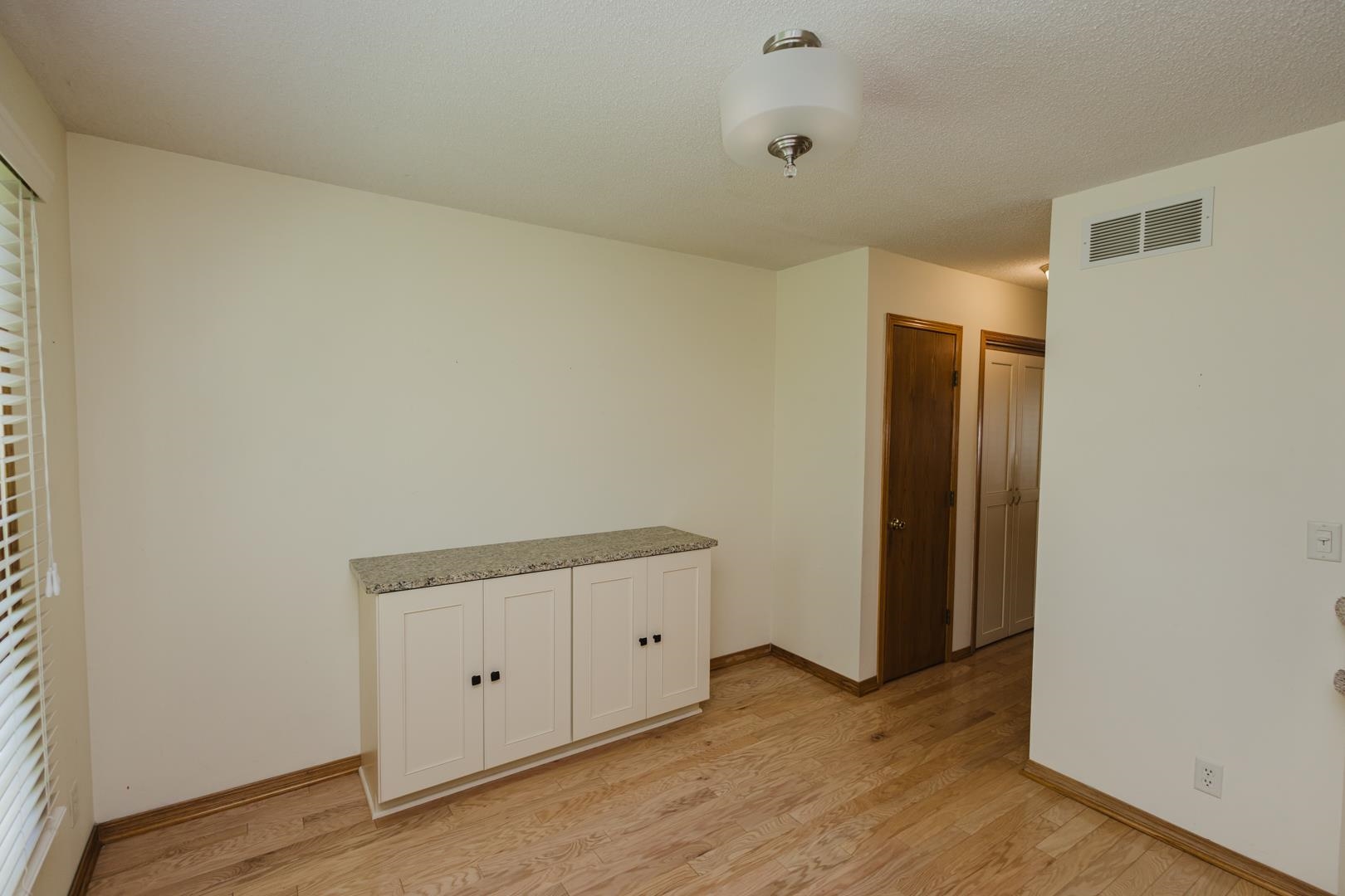 2147 N Tee Time Ct, Wichita, Kansas image 4