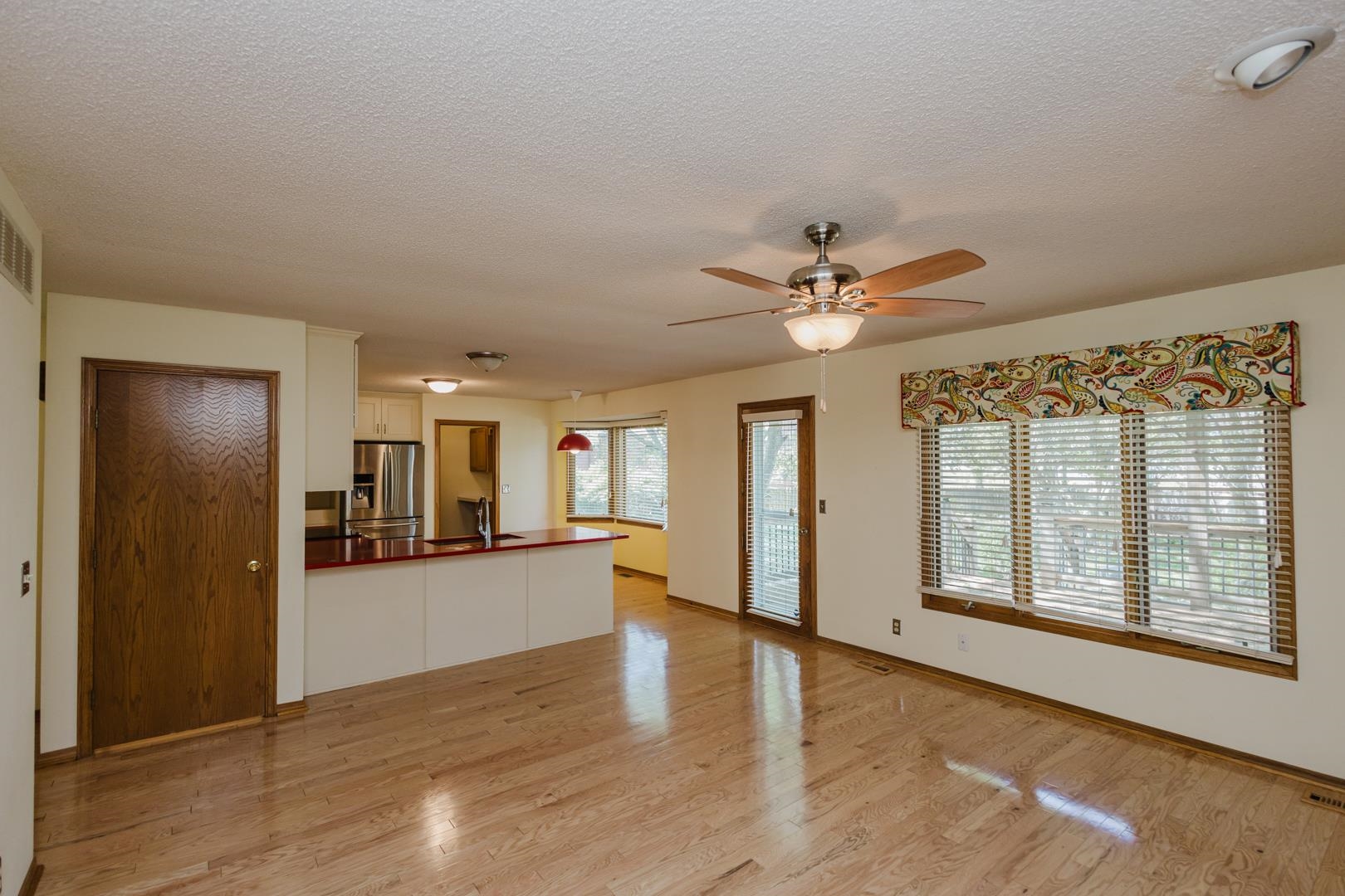 2147 N Tee Time Ct, Wichita, Kansas image 6