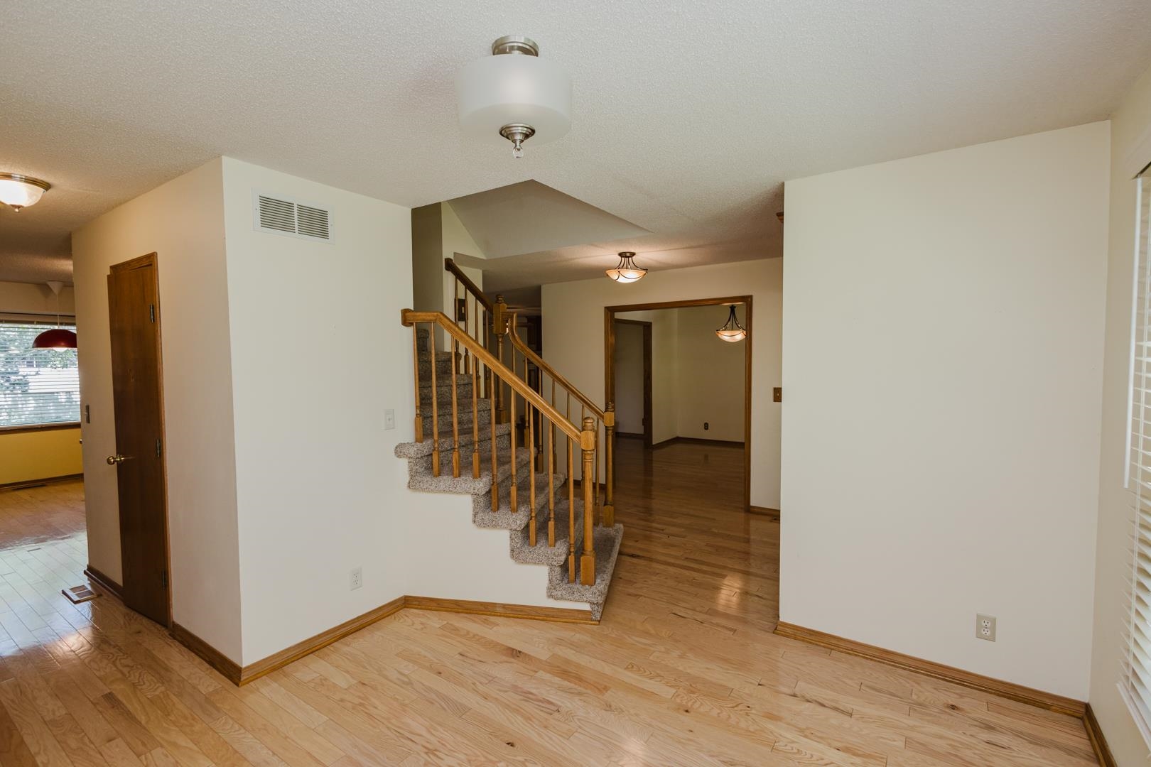 2147 N Tee Time Ct, Wichita, Kansas image 3