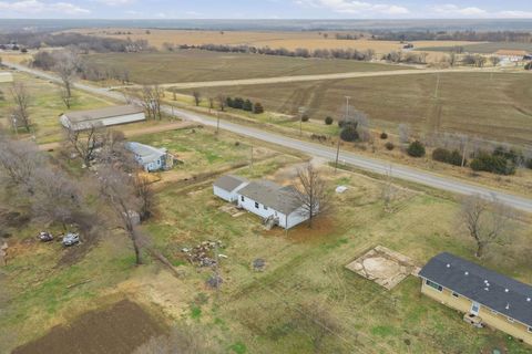 Tiny photo for 21311 85th Rd, Winfield, KS 67156 (MLS # 669282)