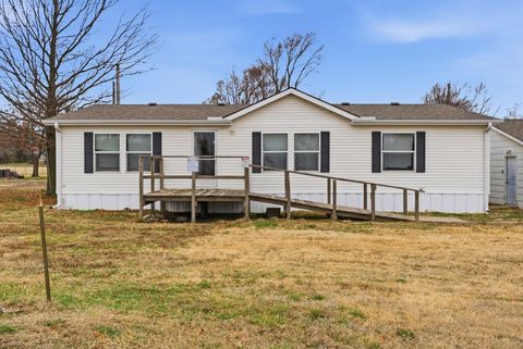 Photo of 21311 85th Rd, Winfield, KS 67156 (MLS # 669282)