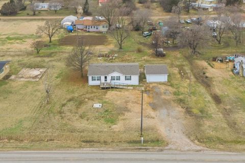 Tiny photo for 21311 85th Rd, Winfield, KS 67156 (MLS # 669282)