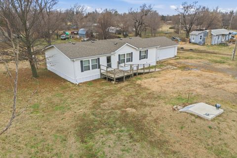 Tiny photo for 21311 85th Rd, Winfield, KS 67156 (MLS # 669282)