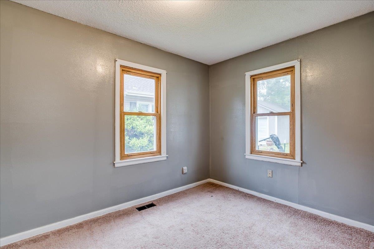 424 N Meridian Ave, Valley Center, Kansas image 16