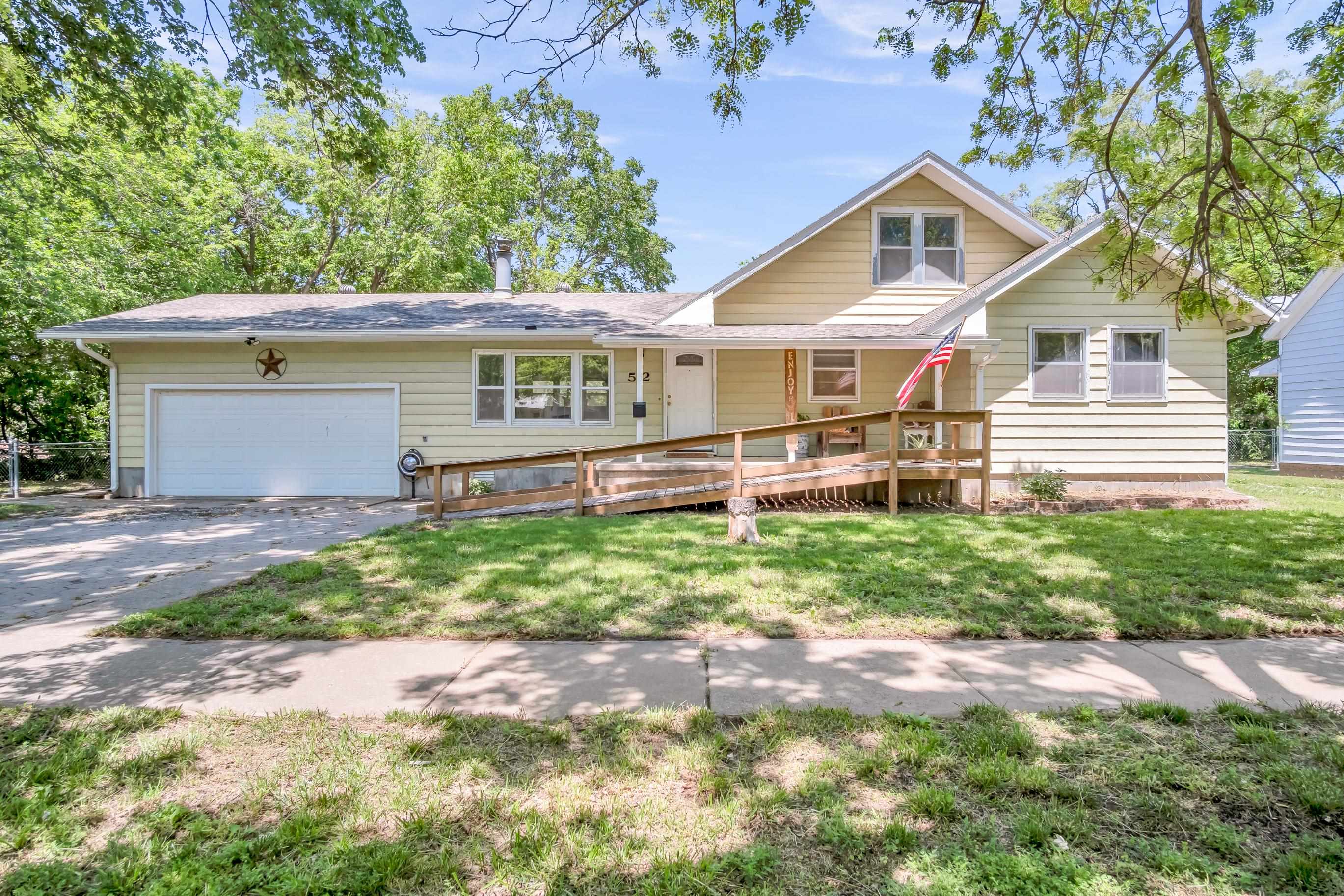 512 E 7th St, Newton, Kansas image 2