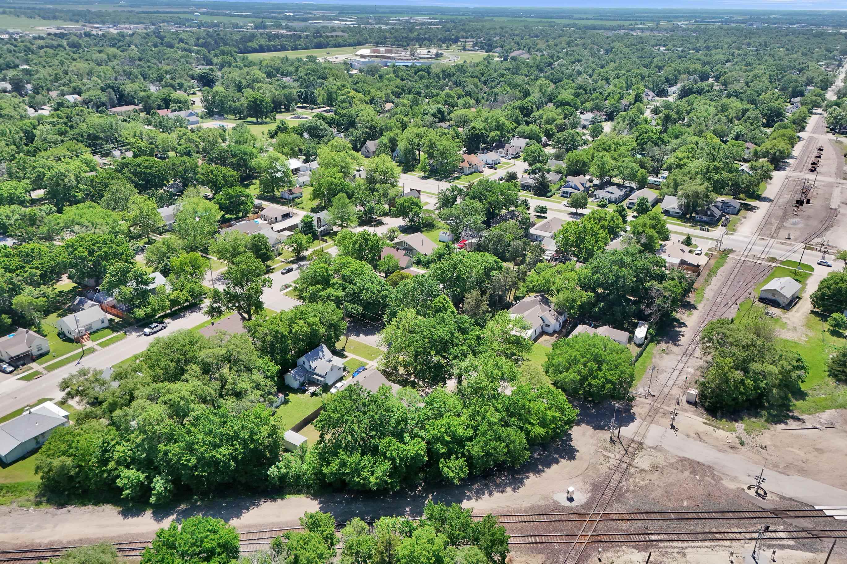 512 E 7th St, Newton, Kansas image 33