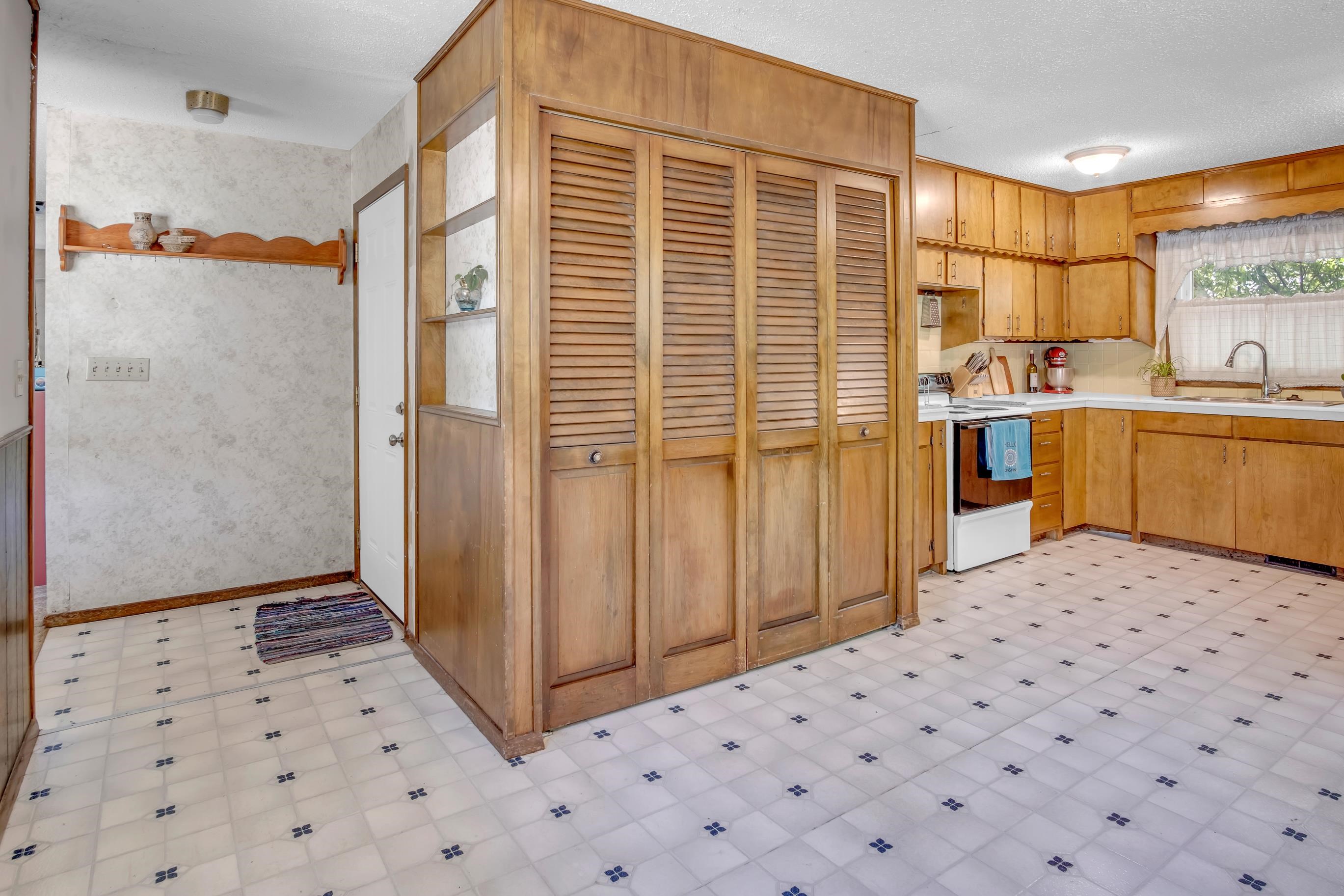 512 E 7th St, Newton, Kansas image 17