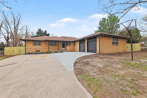 Homes For Sale - 801 E Goeldner Ln<br/> Derby, KS 67037