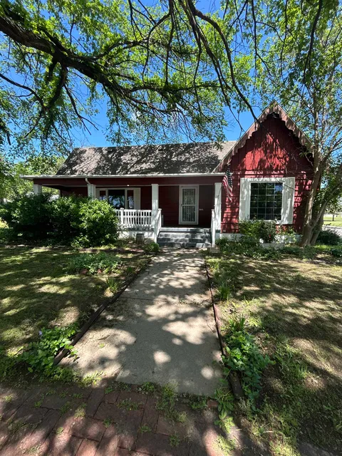 323 E 8th St, Wellington, KS MLS: 649897