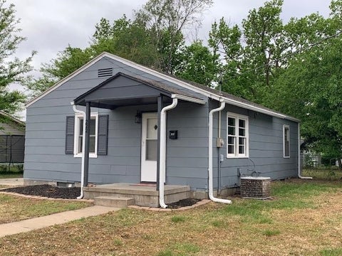 Homes For Sale - 222 Mackenzie Ave<br/> Minneapolis, KS 67467