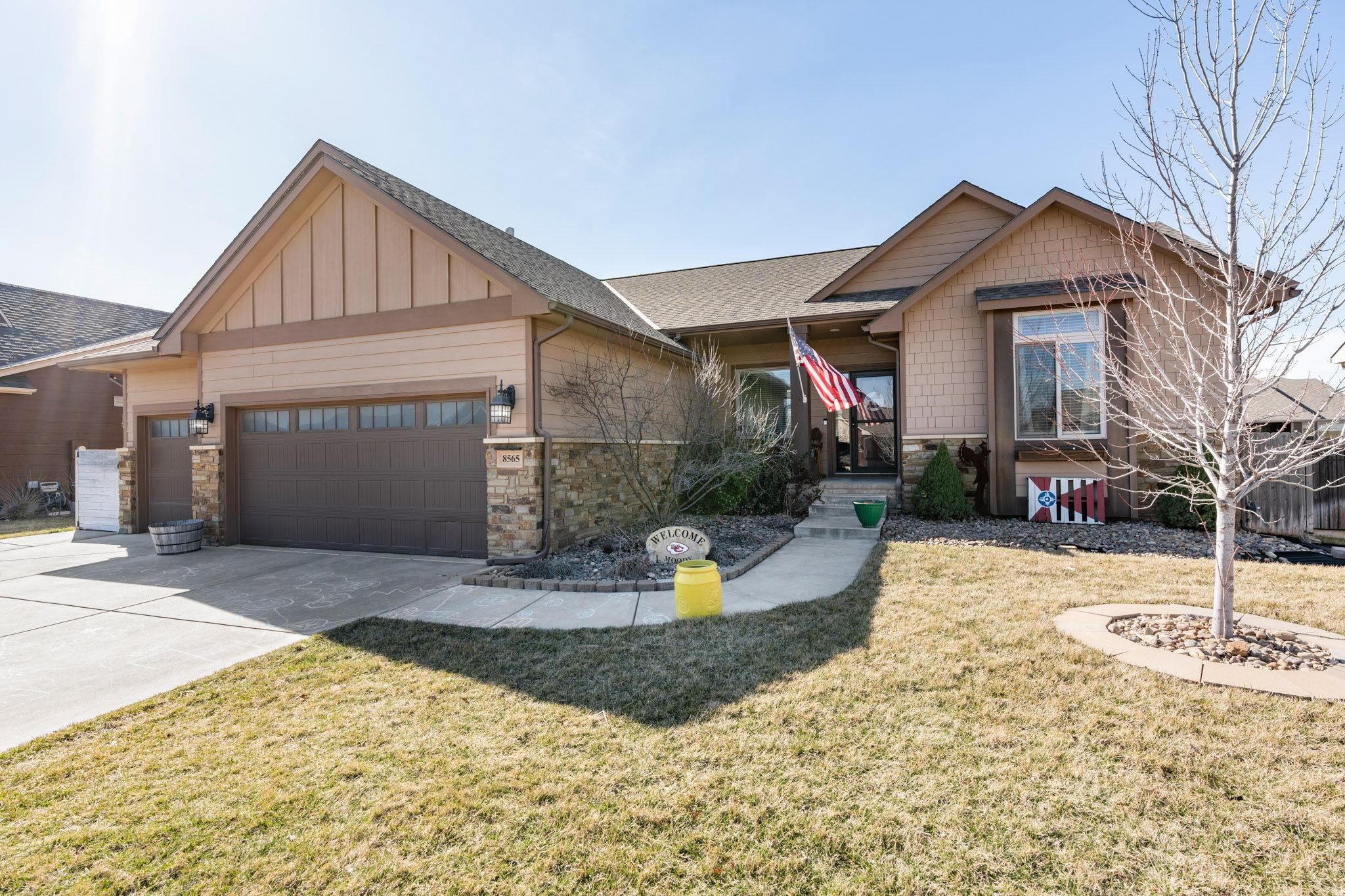 Wichita, Kansas 67205, United States, 5 Bedrooms Bedrooms, ,3 BathroomsBathrooms,Residential,Pending,62919