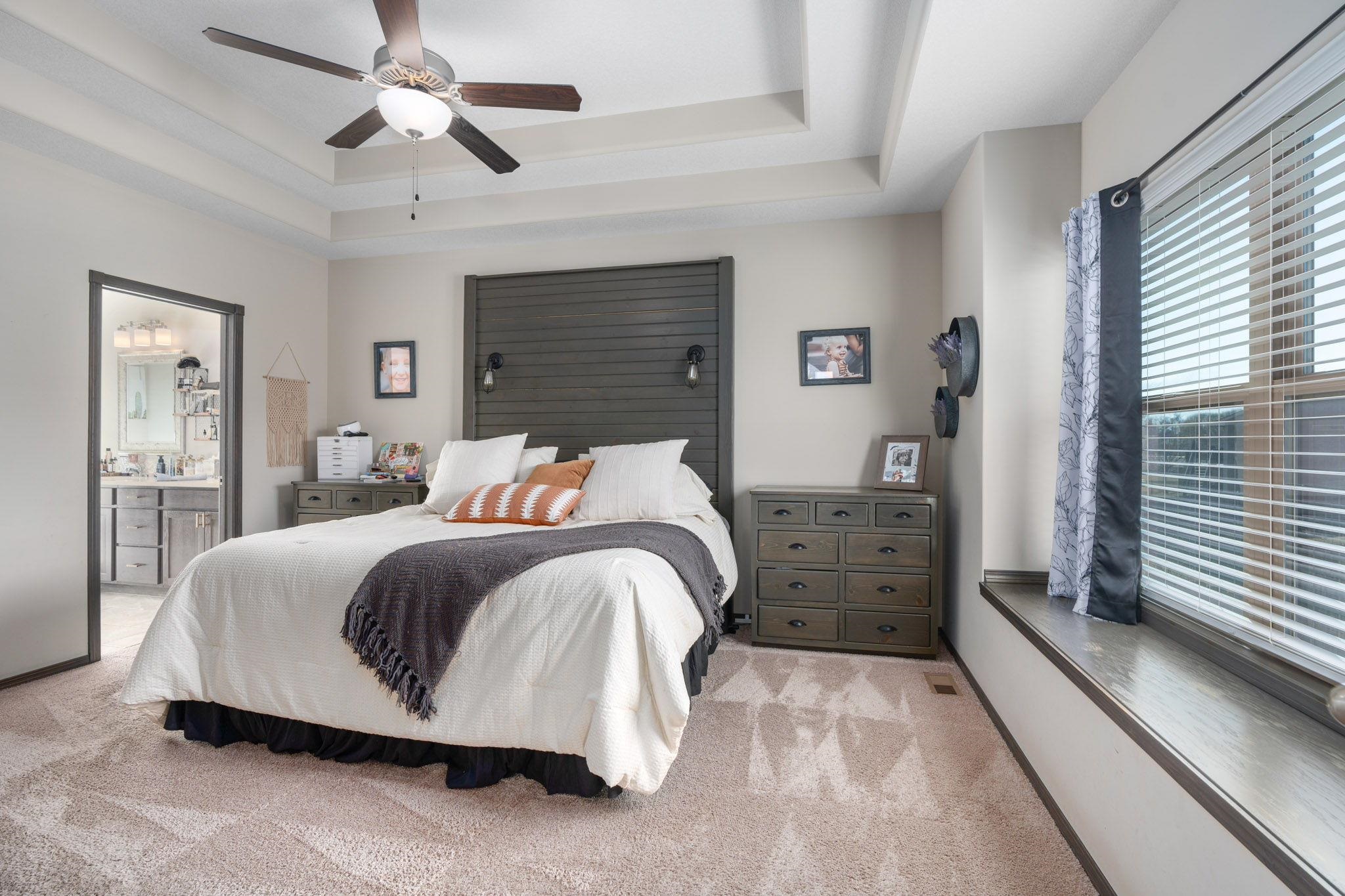 Wichita, Kansas 67205, United States, 5 Bedrooms Bedrooms, ,3 BathroomsBathrooms,Residential,Pending,62919