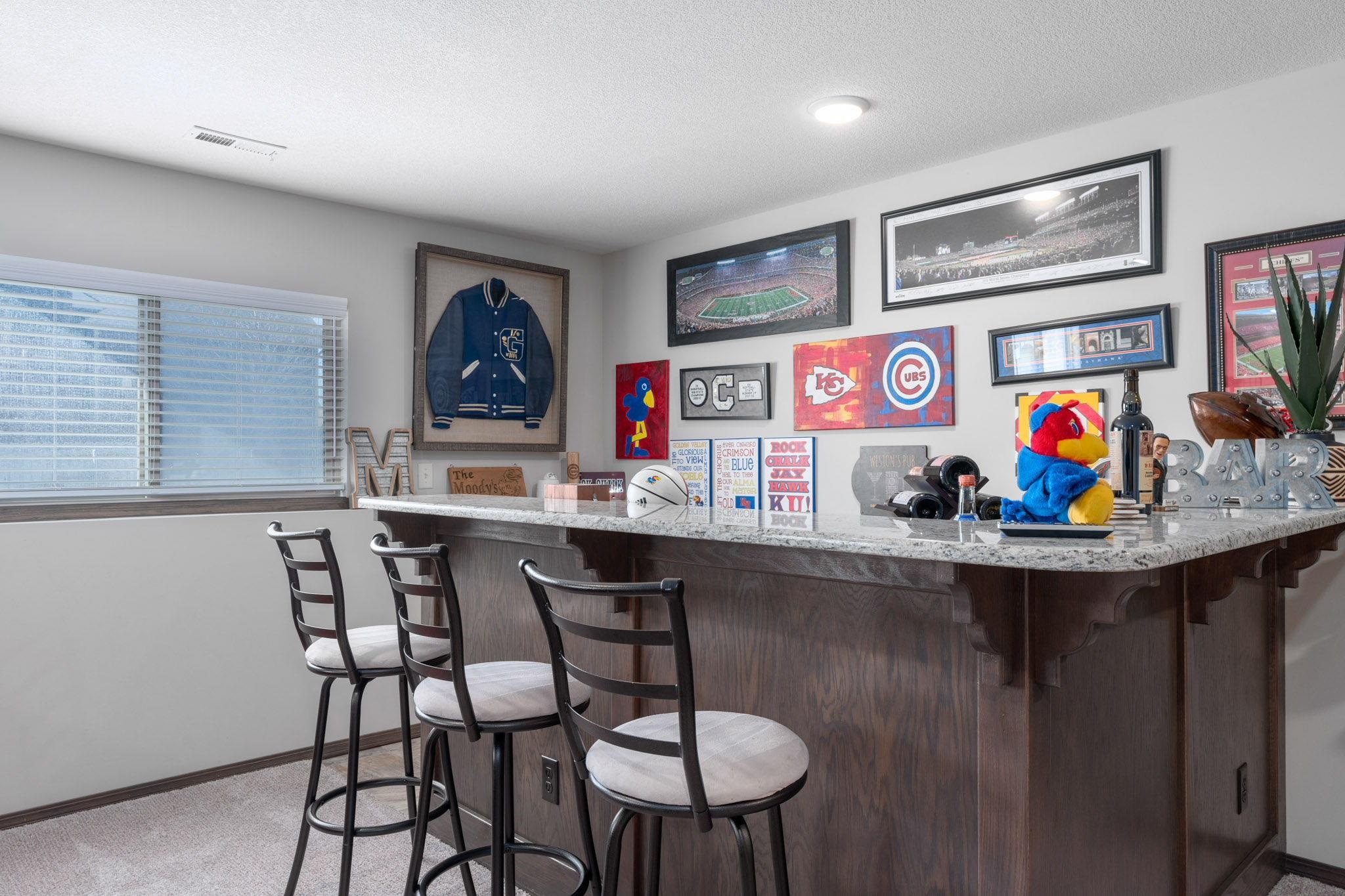 Wichita, Kansas 67205, United States, 5 Bedrooms Bedrooms, ,3 BathroomsBathrooms,Residential,Pending,62919