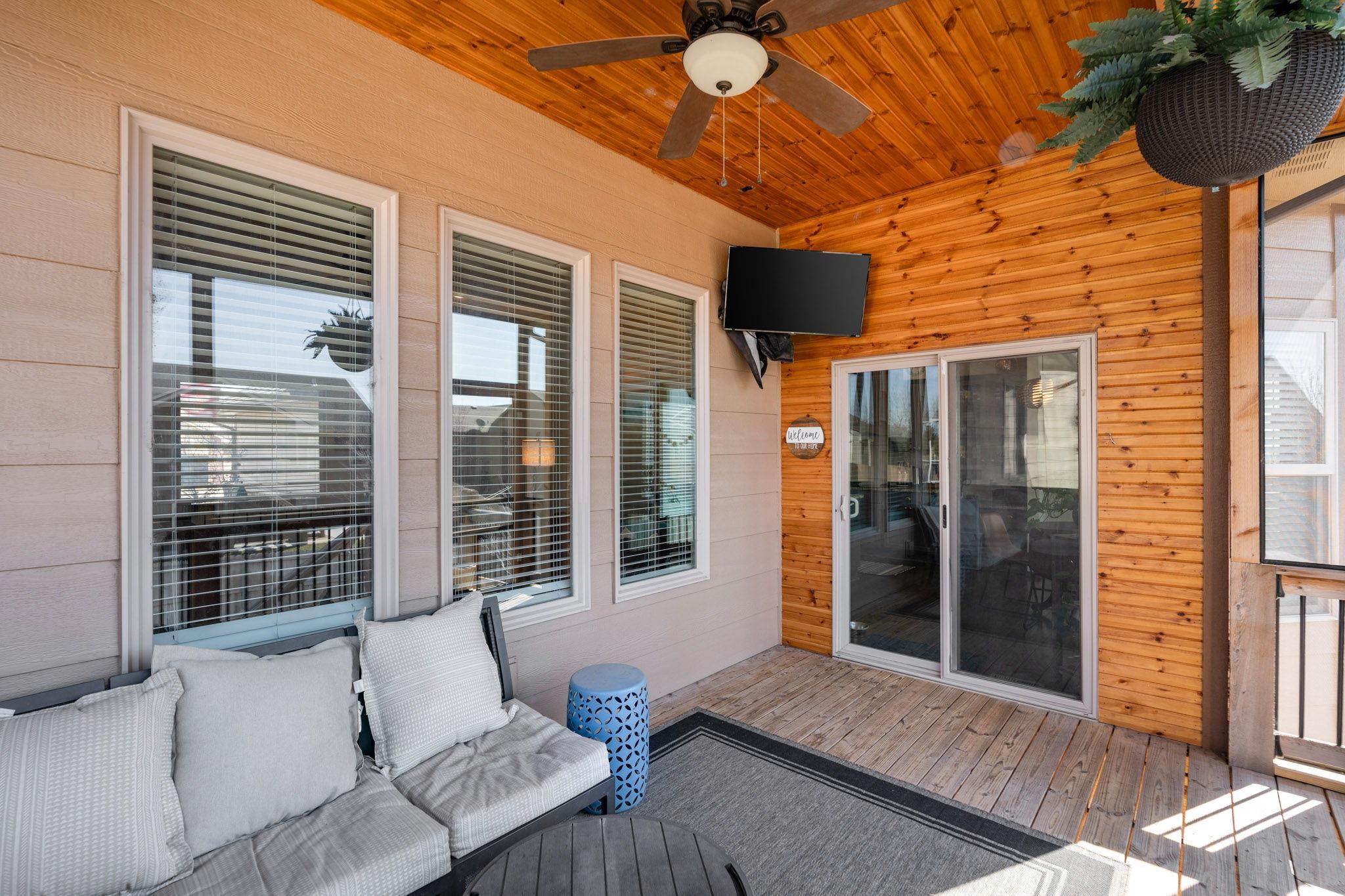 Wichita, Kansas 67205, United States, 5 Bedrooms Bedrooms, ,3 BathroomsBathrooms,Residential,Pending,62919