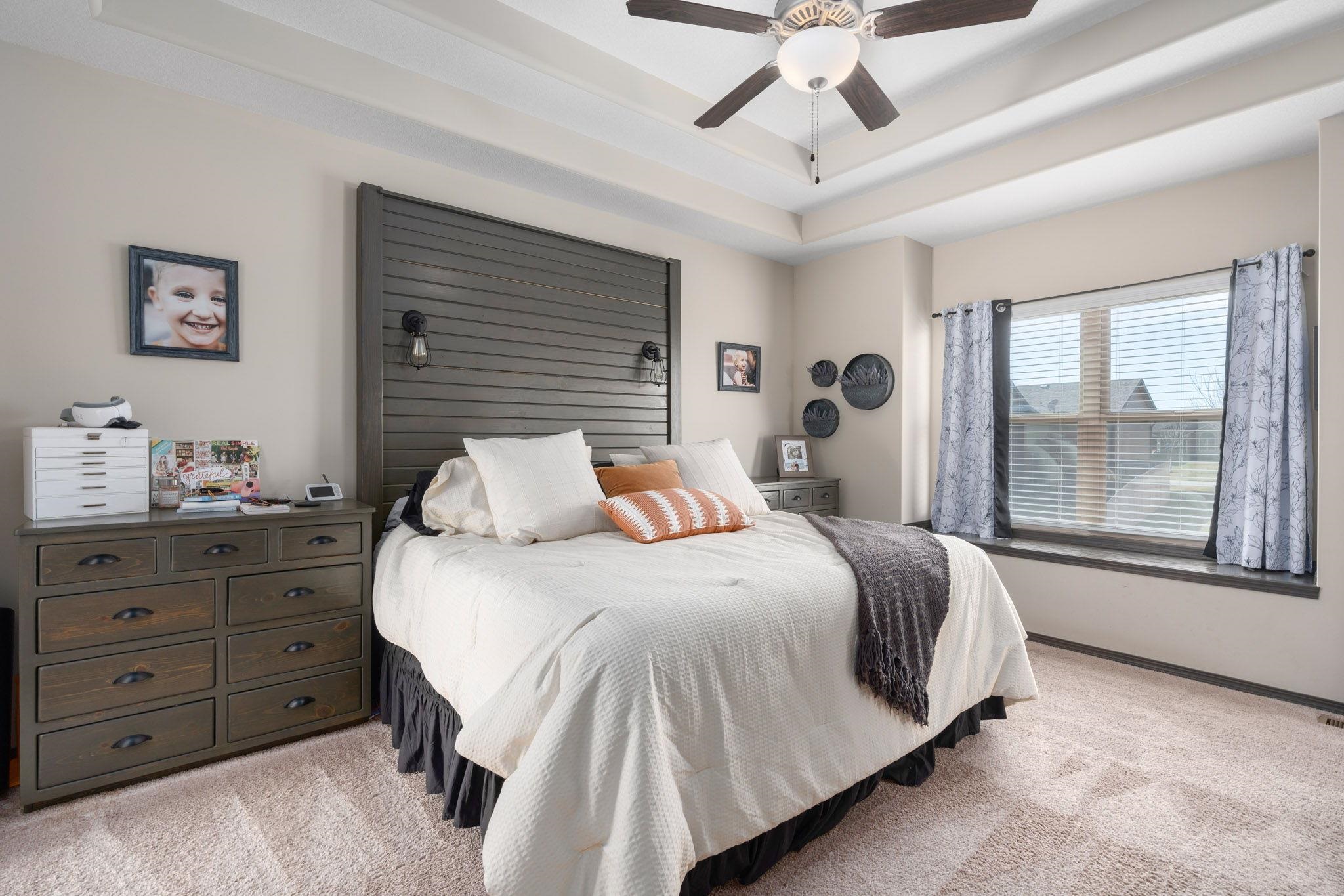 Wichita, Kansas 67205, United States, 5 Bedrooms Bedrooms, ,3 BathroomsBathrooms,Residential,Pending,62919