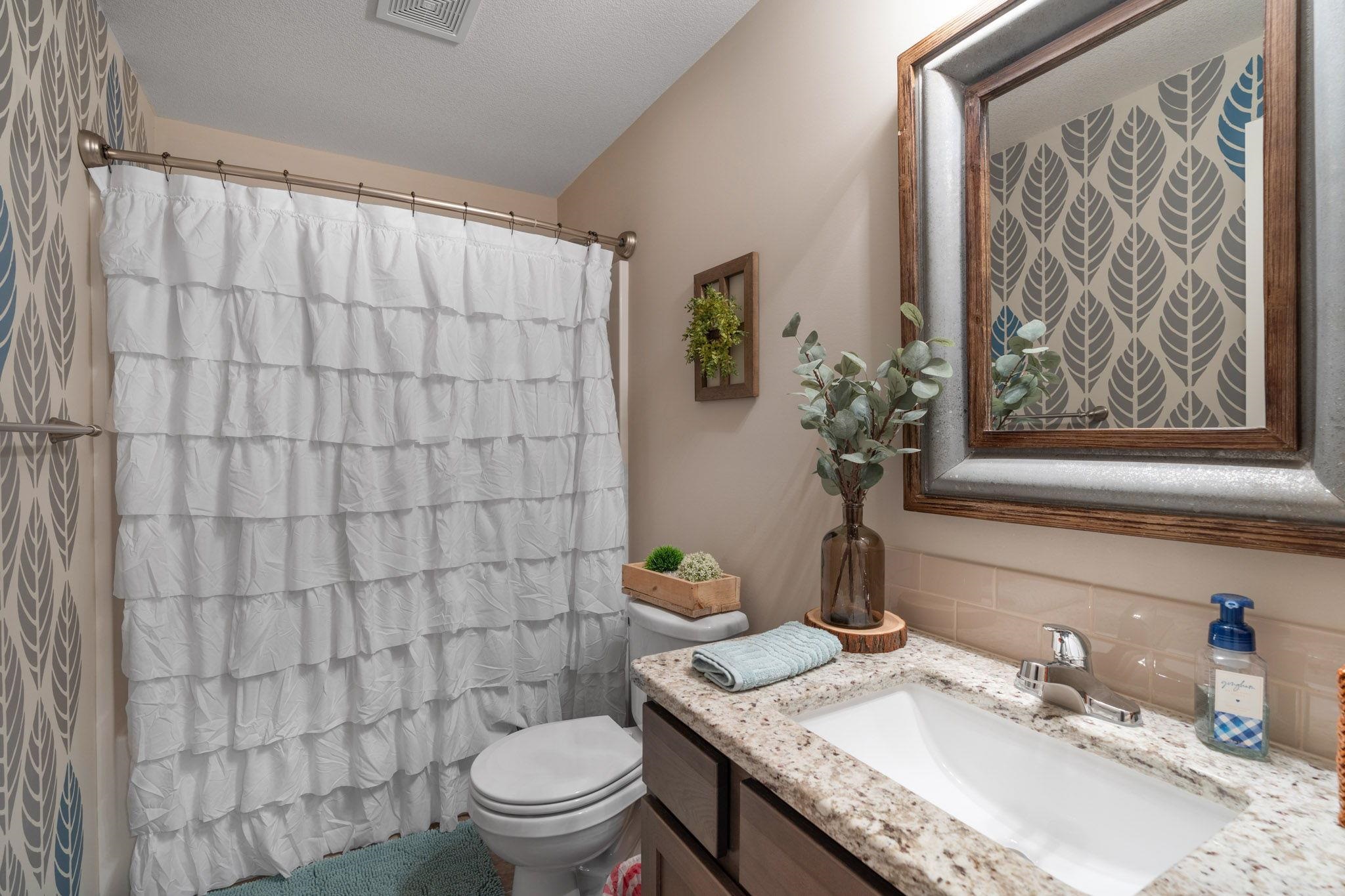 Wichita, Kansas 67205, United States, 5 Bedrooms Bedrooms, ,3 BathroomsBathrooms,Residential,Pending,62919