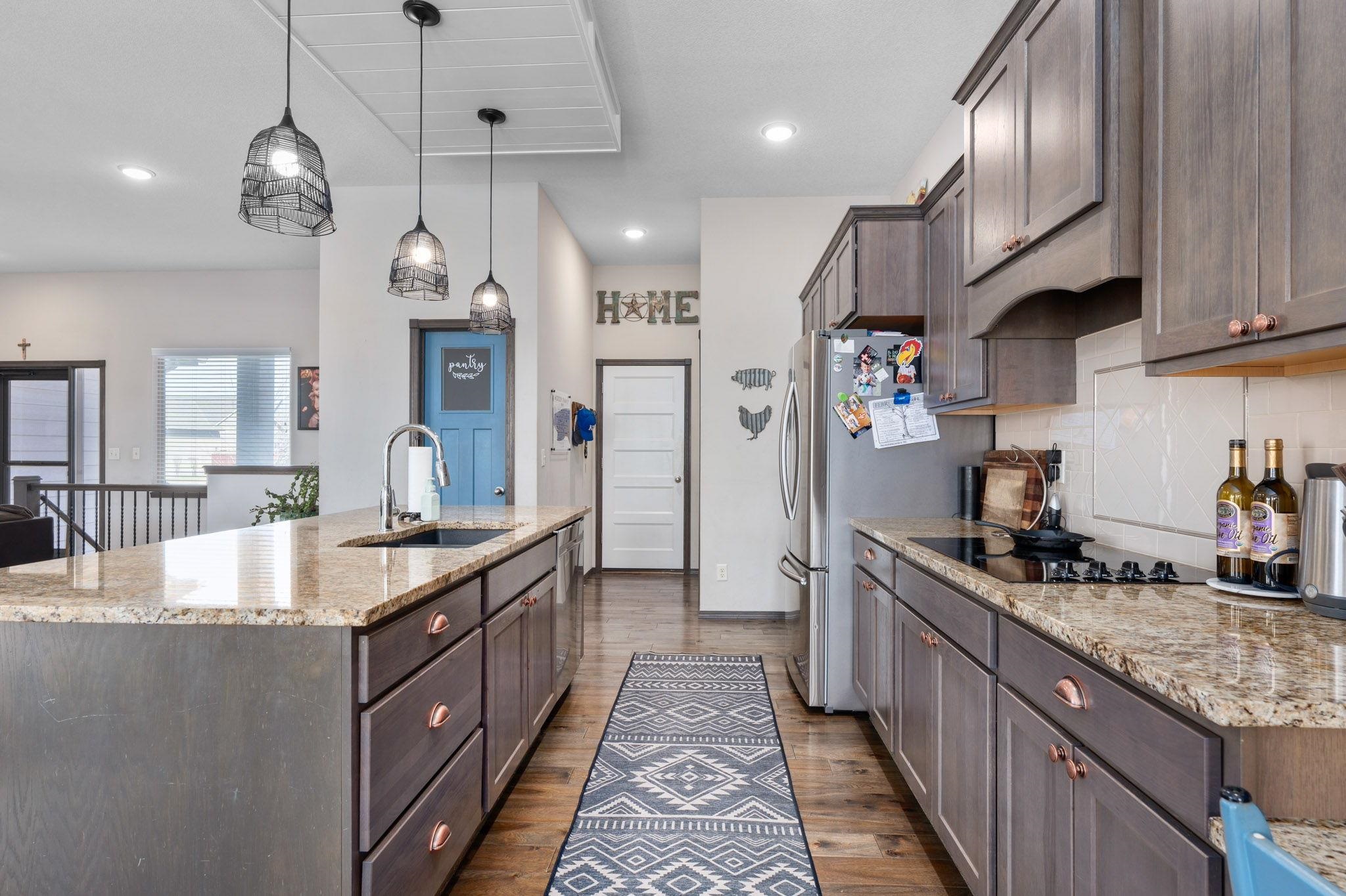 Wichita, Kansas 67205, United States, 5 Bedrooms Bedrooms, ,3 BathroomsBathrooms,Residential,Pending,62919