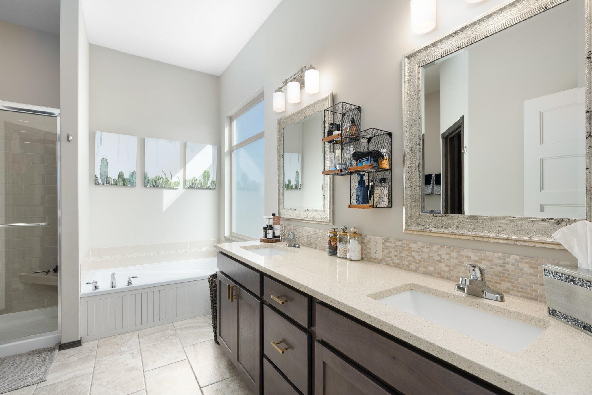 Wichita, Kansas 67205, United States, 5 Bedrooms Bedrooms, ,3 BathroomsBathrooms,Residential,Pending,62919