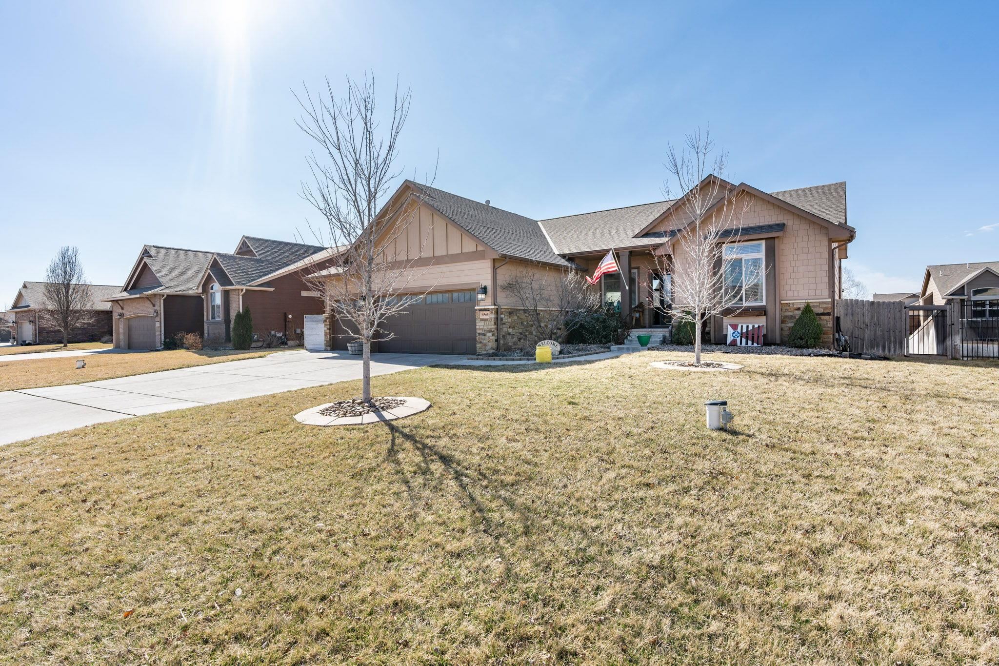 Wichita, Kansas 67205, United States, 5 Bedrooms Bedrooms, ,3 BathroomsBathrooms,Residential,Pending,62919