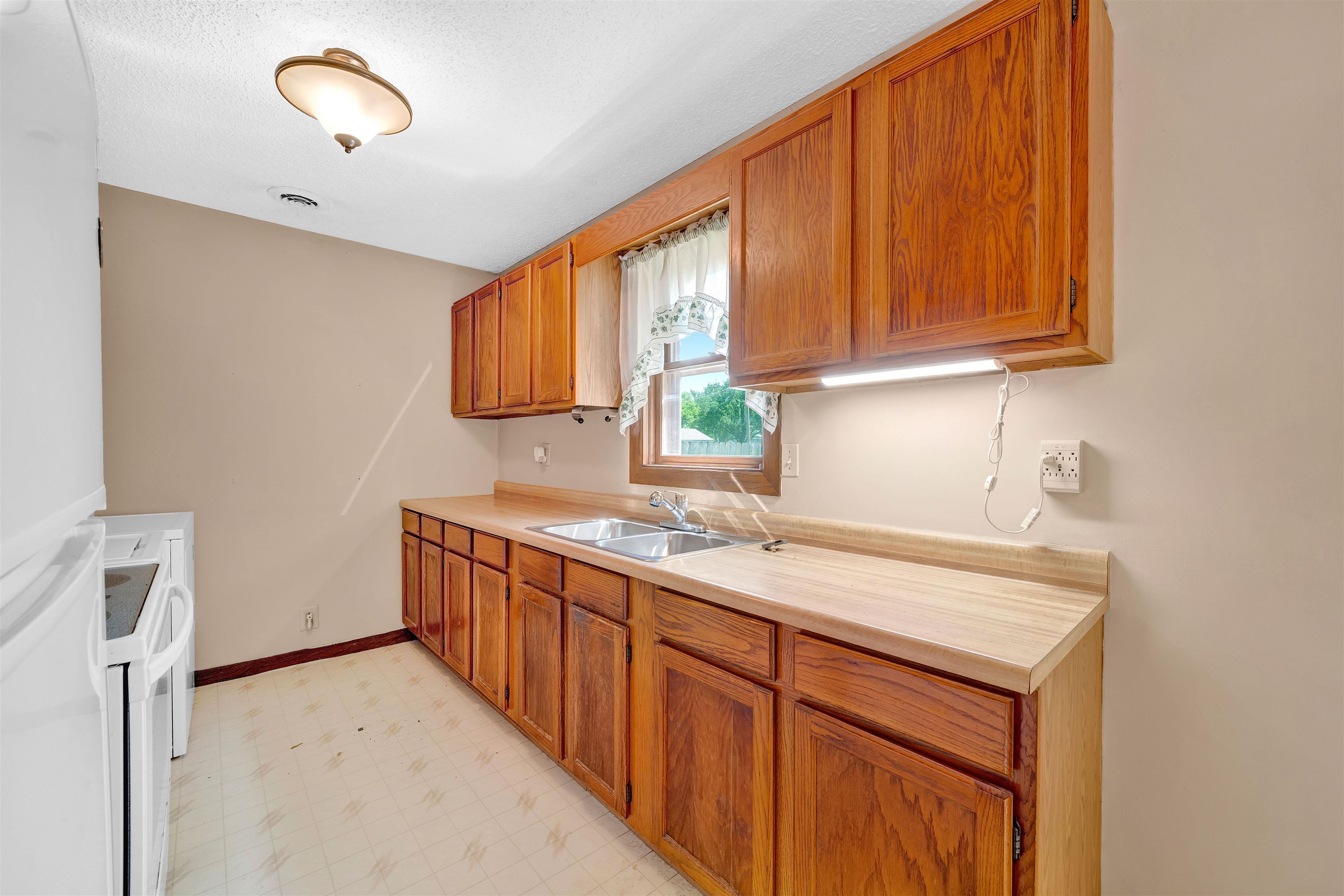 1011 N Park St, Wellington, Kansas image 10