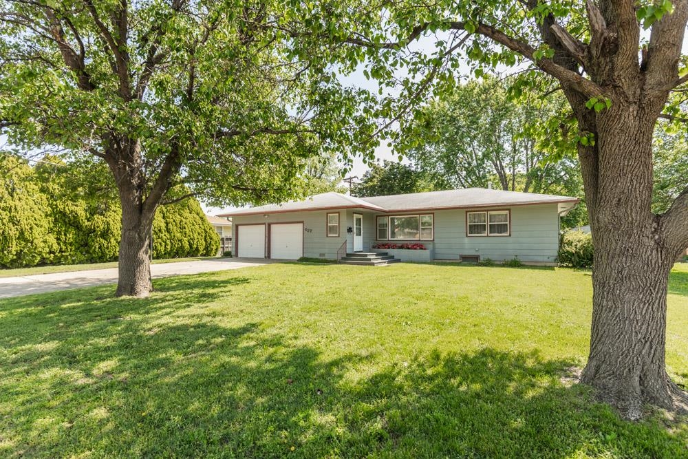 427 Regent Rd, Salina, Kansas image 1