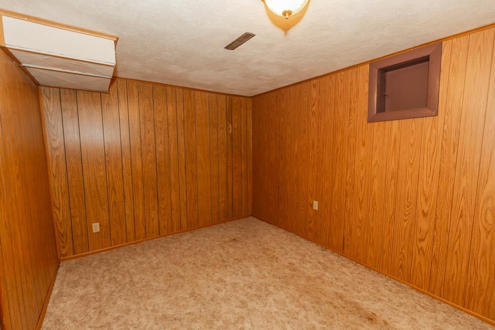 427 Regent Rd, Salina, Kansas image 18