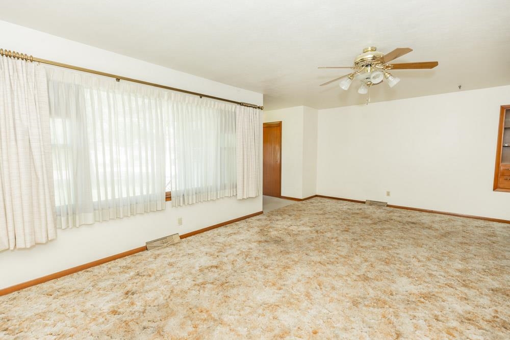 427 Regent Rd, Salina, Kansas image 3