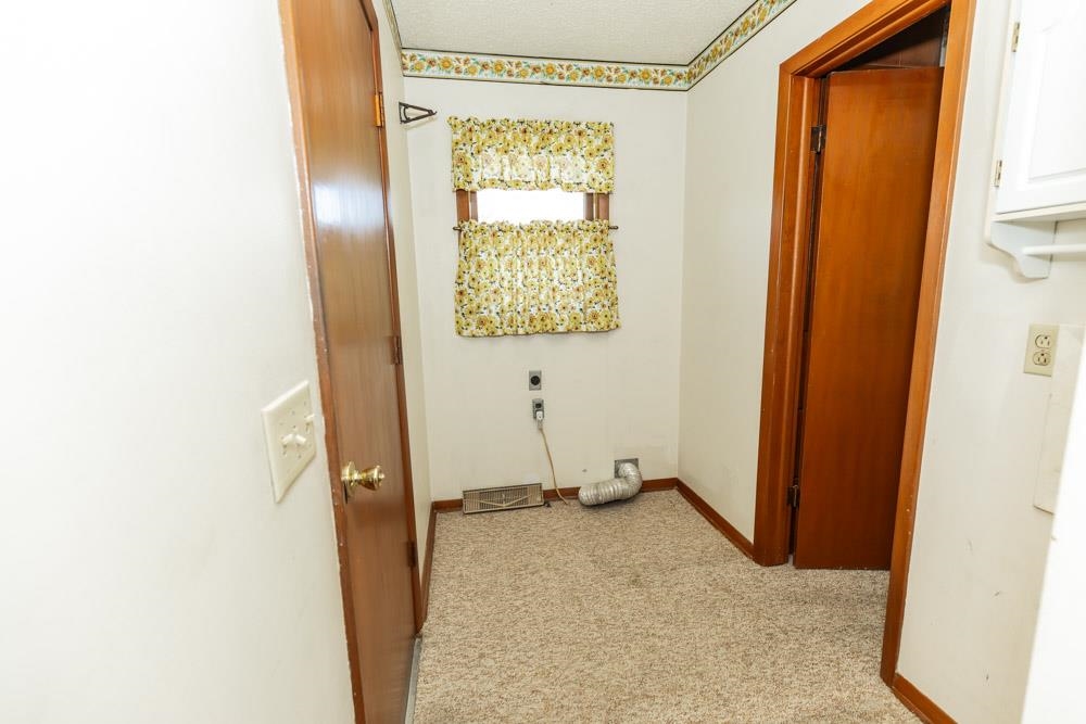 427 Regent Rd, Salina, Kansas image 9