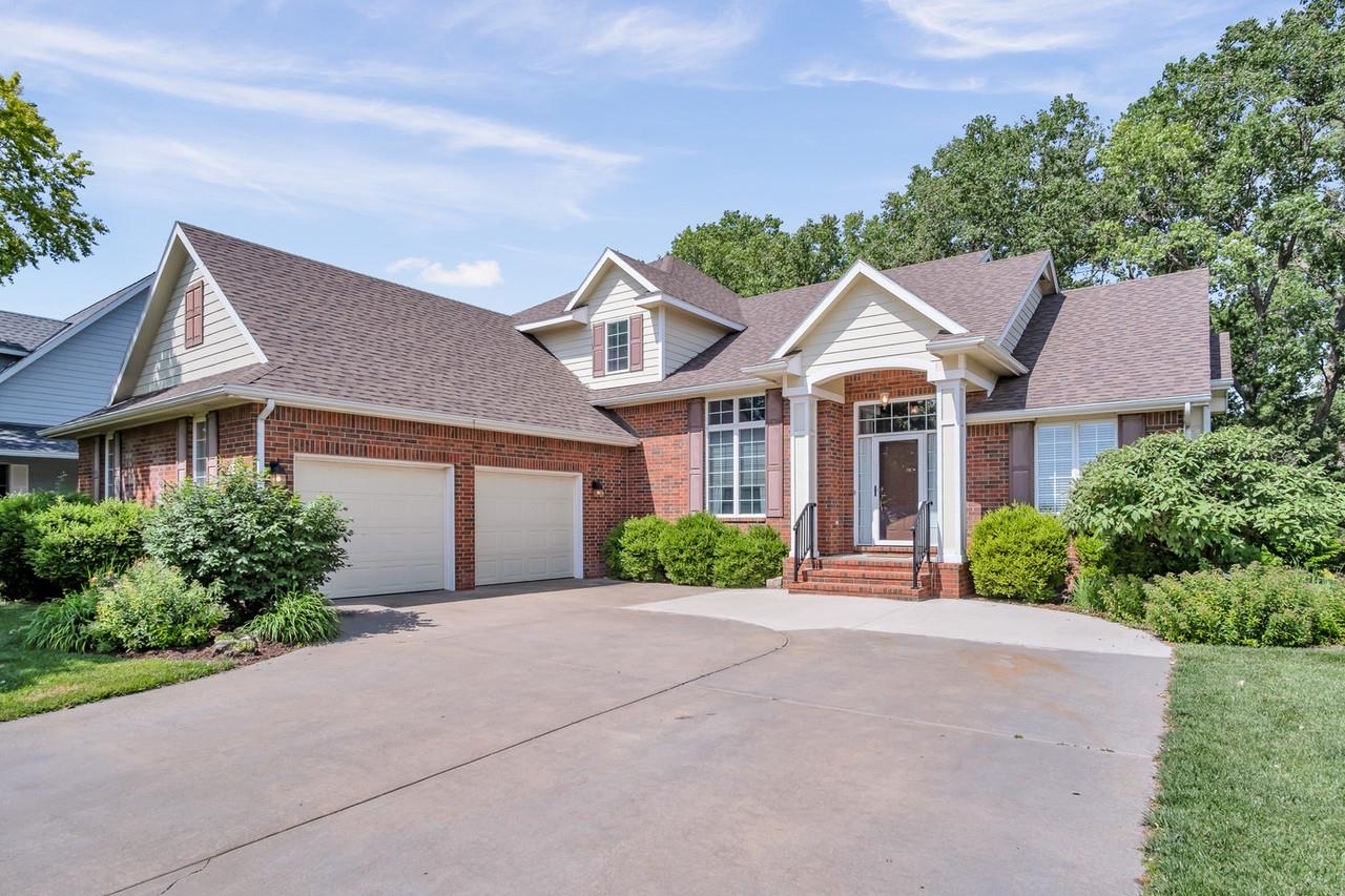 23 Meadow Ln, Hesston, Kansas image 3