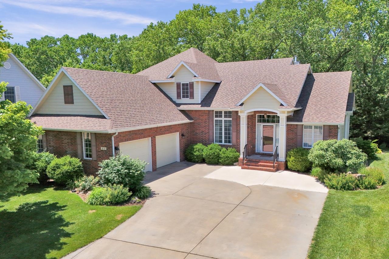 23 Meadow Ln, Hesston, Kansas image 1