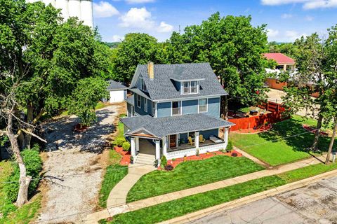 Homes For Sale - 301 N Mill St<br/> Minneapolis, KS 67467
