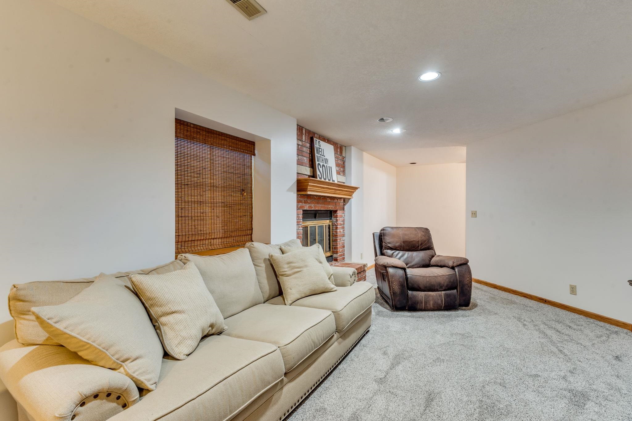 337 N Bentwood Dr, Rose Hill, Kansas image 23