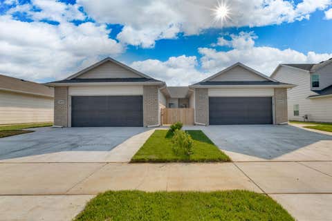 Townhouse For Sale - 5408-5410 N Sandkey Ct<br/> Sedgwick County, Wichita, KS 67204