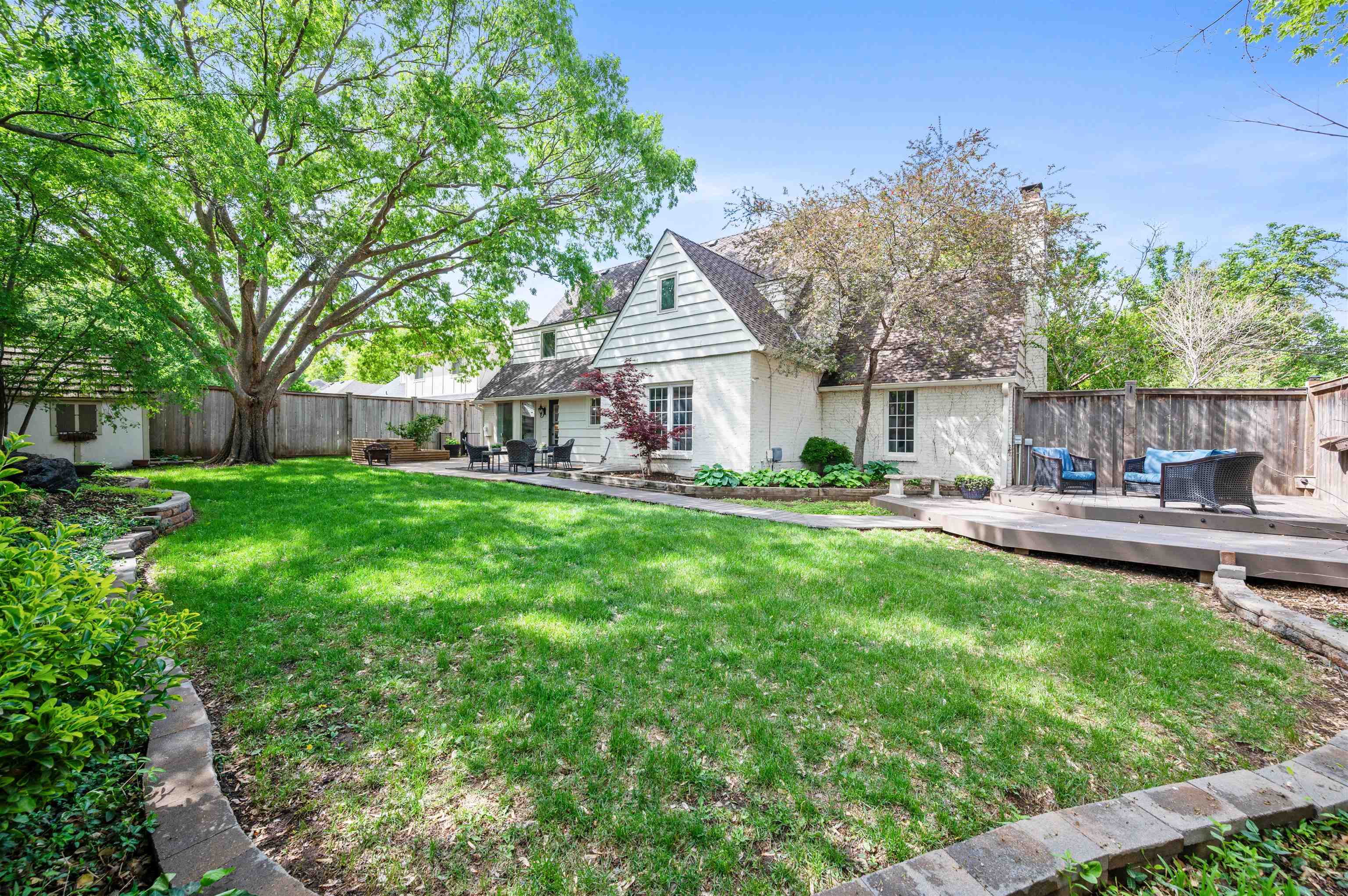 8601 E Brentmoor Ln, Wichita, Kansas image 32