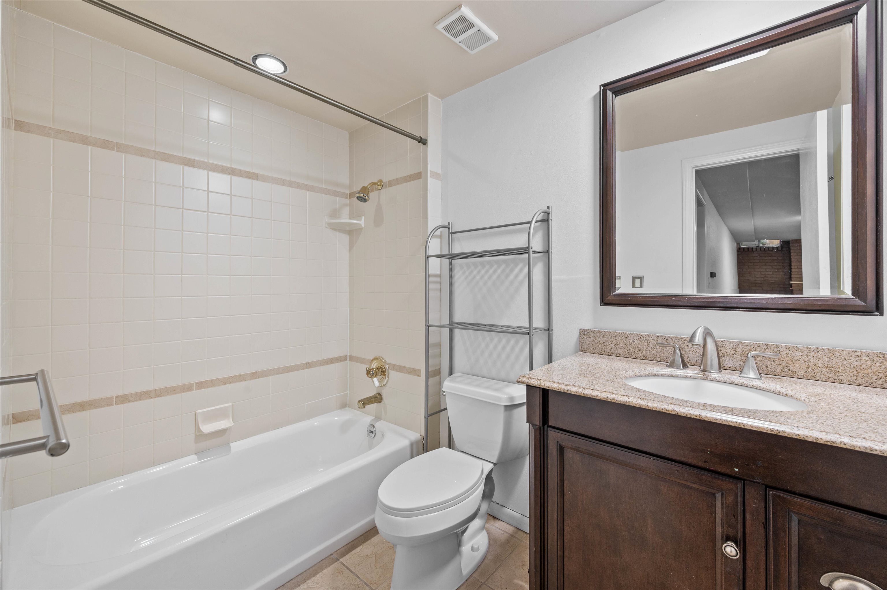 8601 E Brentmoor Ln, Wichita, Kansas image 26