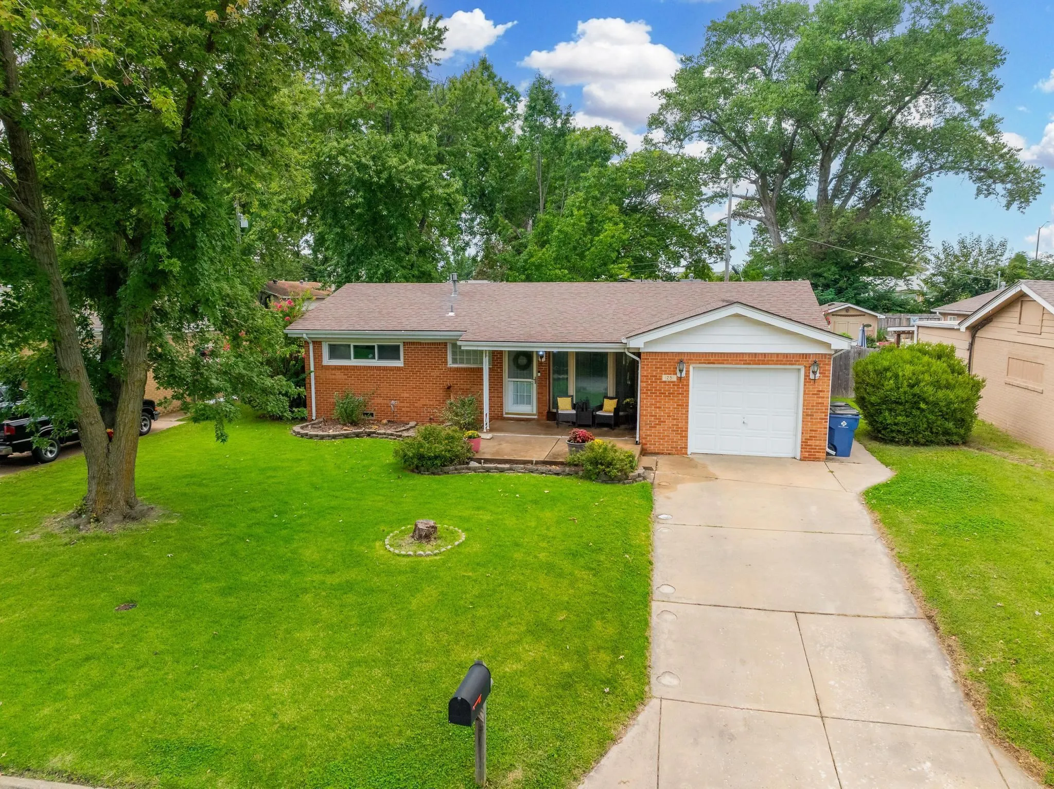 Derby, Kansas 67037, United States, 3 Bedrooms Bedrooms, ,1 BathroomBathrooms,Residential,Pending,202221