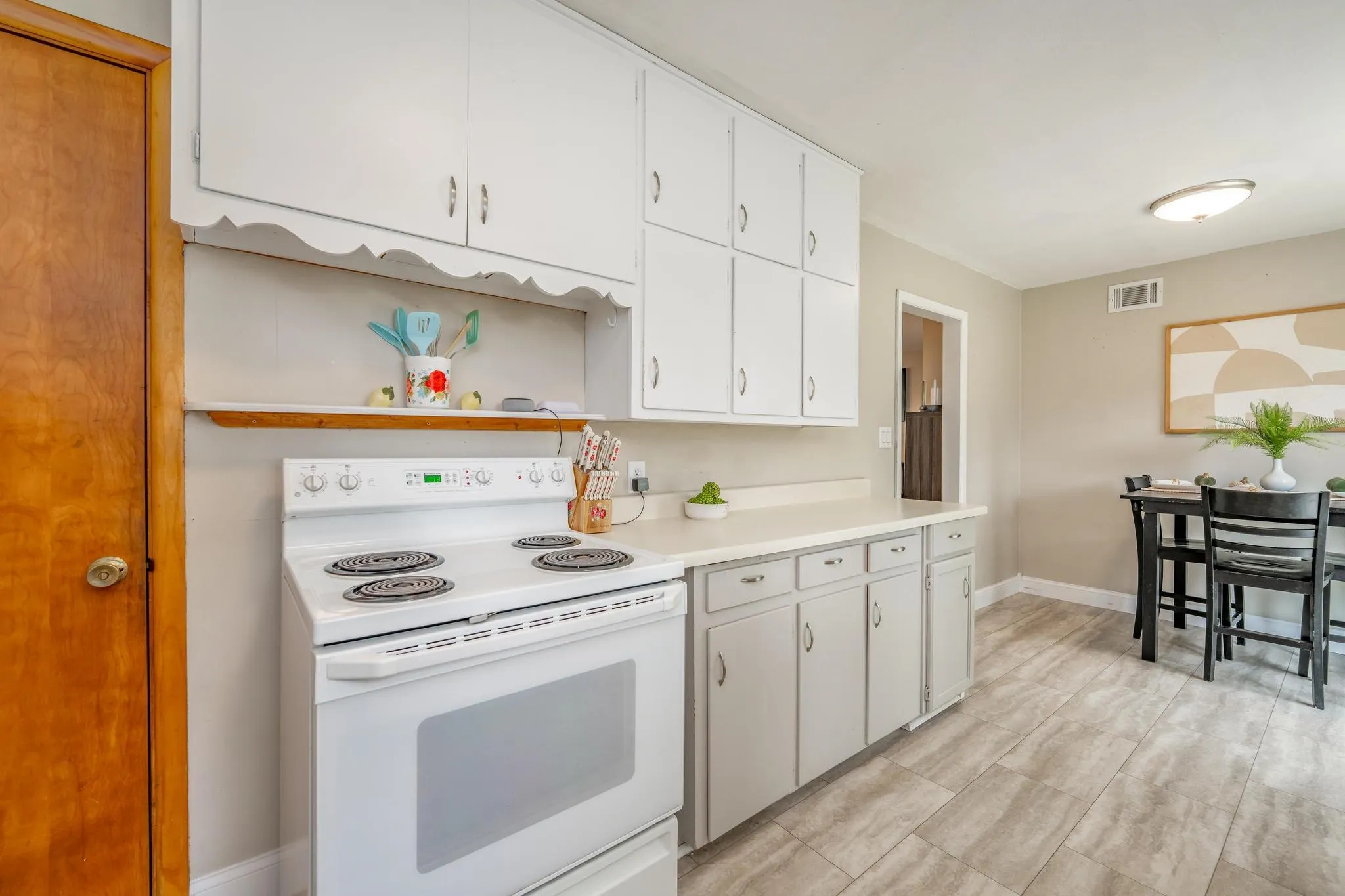 Derby, Kansas 67037, United States, 3 Bedrooms Bedrooms, ,1 BathroomBathrooms,Residential,Pending,202221