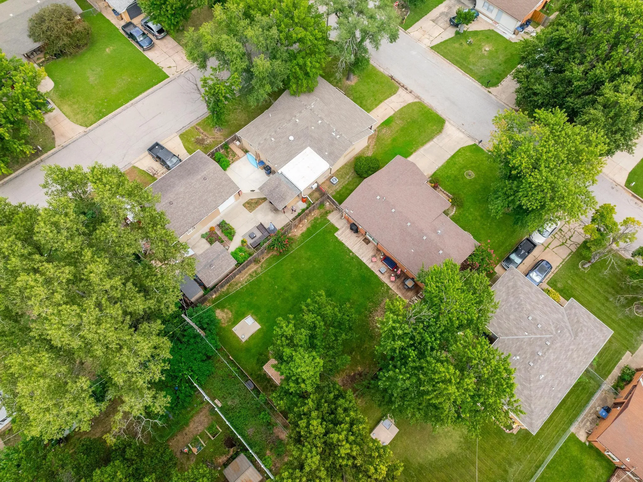 Derby, Kansas 67037, United States, 3 Bedrooms Bedrooms, ,1 BathroomBathrooms,Residential,Pending,202221