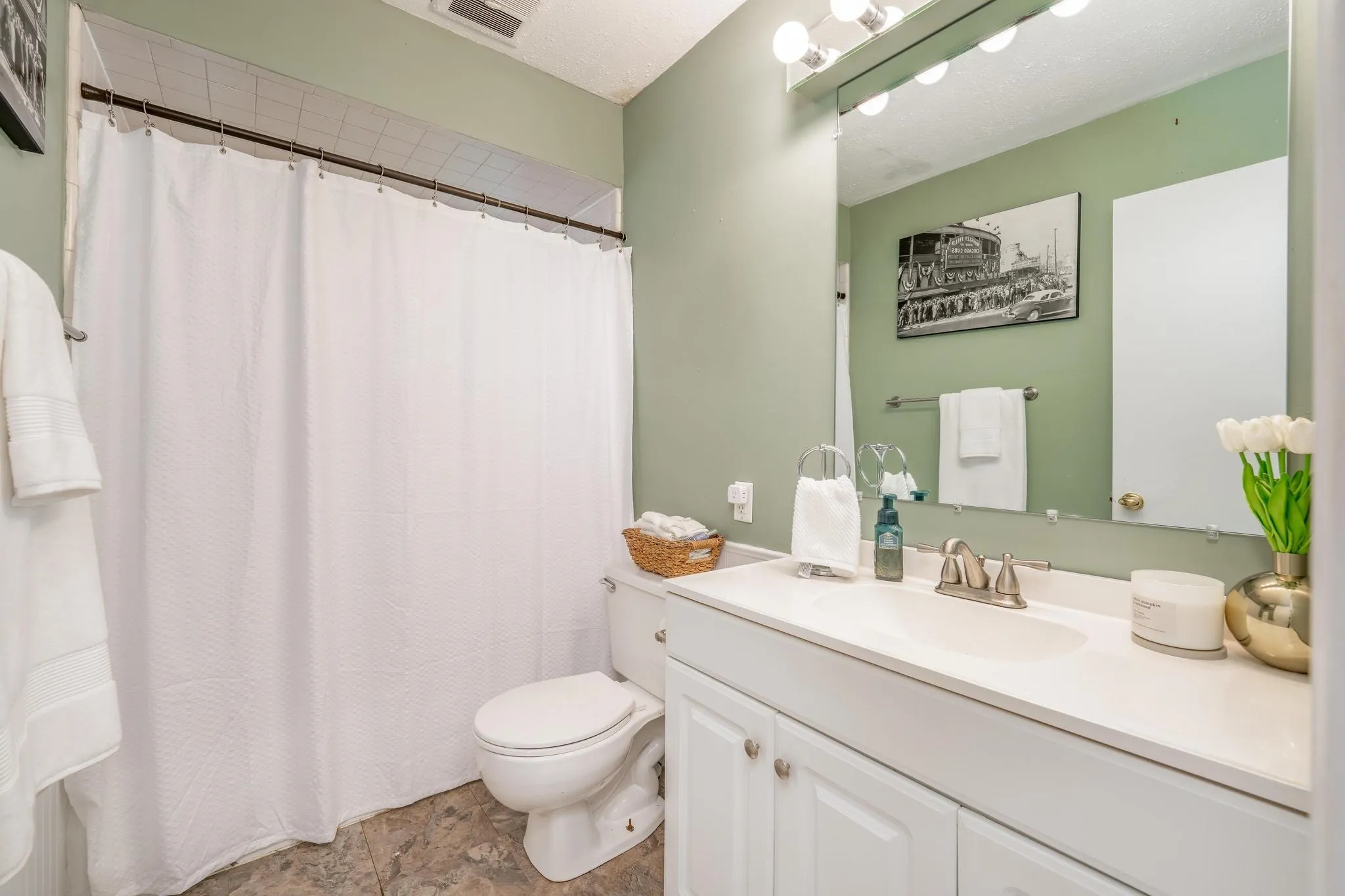 Derby, Kansas 67037, United States, 3 Bedrooms Bedrooms, ,1 BathroomBathrooms,Residential,Pending,202221