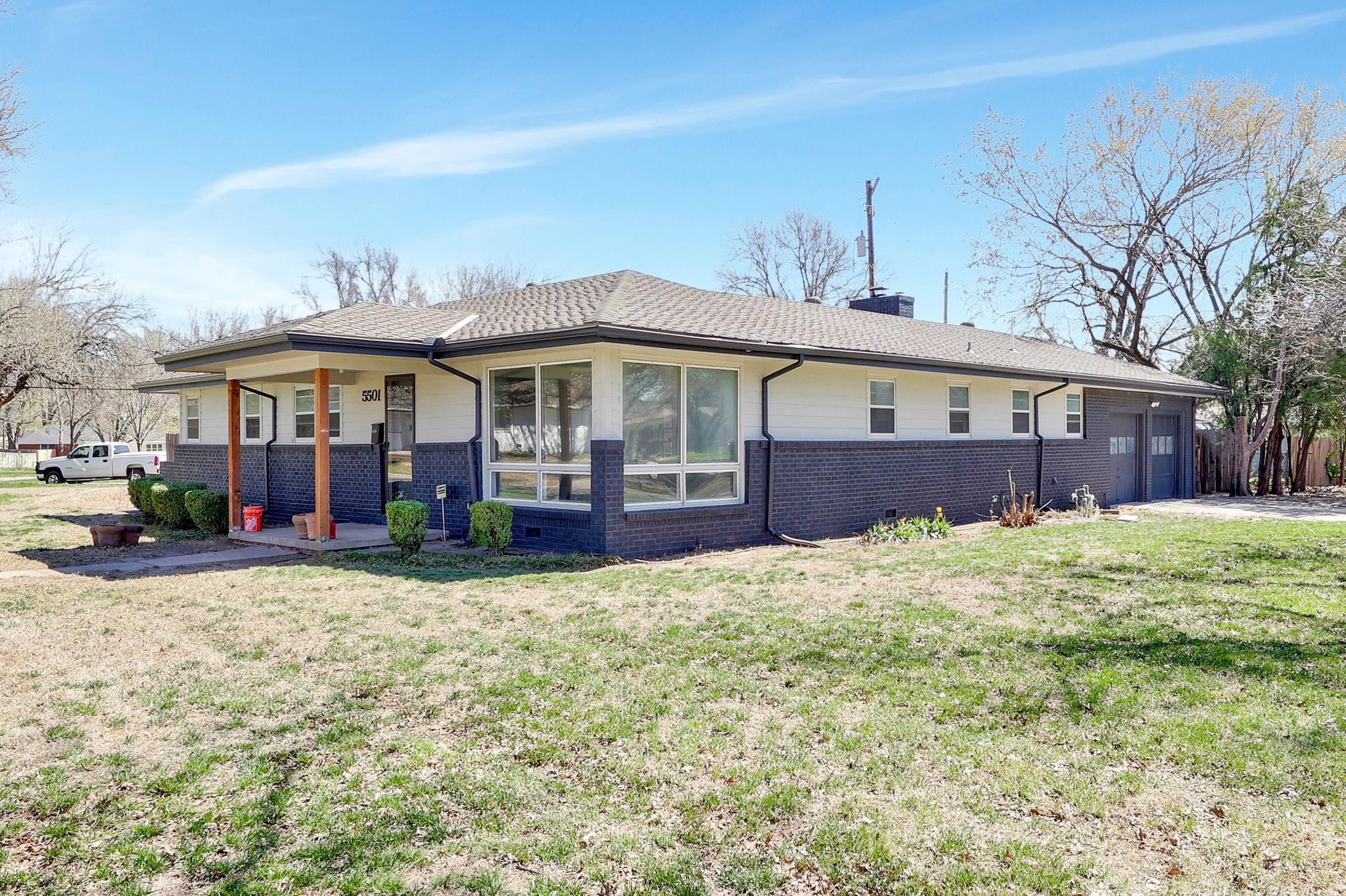 Wichita, Kansas 67208, United States, 3 Bedrooms Bedrooms, ,2 BathroomsBathrooms,Residential,Pending,60311