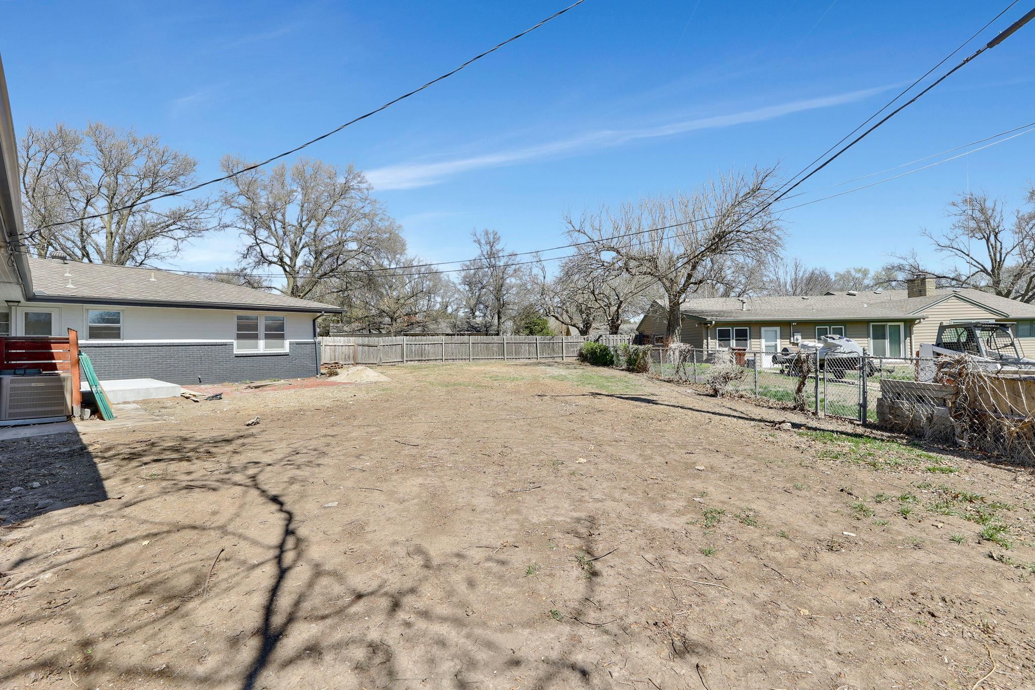 Wichita, Kansas 67208, United States, 3 Bedrooms Bedrooms, ,2 BathroomsBathrooms,Residential,Pending,60311
